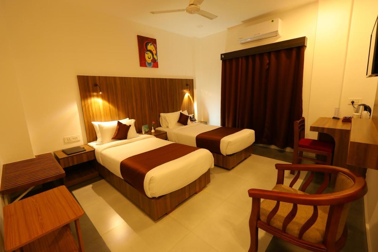 Hotel La Serene Mattannur Mattanur Экстерьер фото