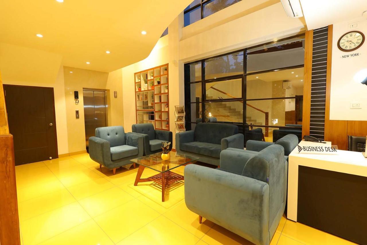 Hotel La Serene Mattannur Mattanur Экстерьер фото